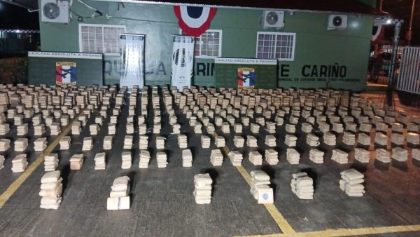 Incautan cocaína y arrestan a 3 extranjeros