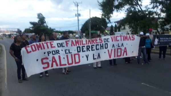 Envenenados se toman las calles, se sienten burlados por la Corte 