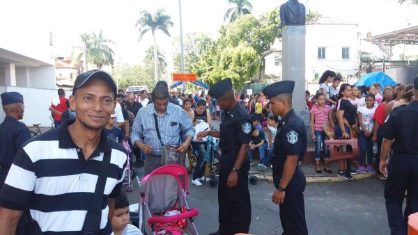 Seguridad policial en el área.