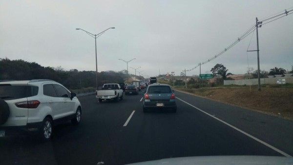 Movimiento esta mañana en la Autopista Arraiján-La Chorrera .