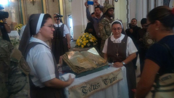 Reliquias de Juan Pablo II llegan a iglesia Don Bosco.