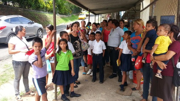 Los estudiantes del Centro de Educación Básica General de Cerro Silvestre en Arraiján, no han recibido el pago de la beca universal del año 2013 ni la del 2014.