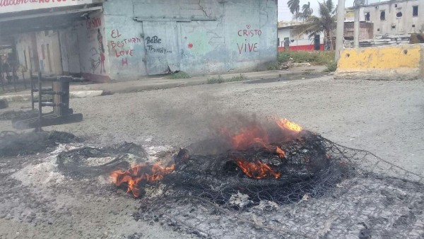 Agreden al director de la Policía Omar Pinzón en medio de las protestas en Colón