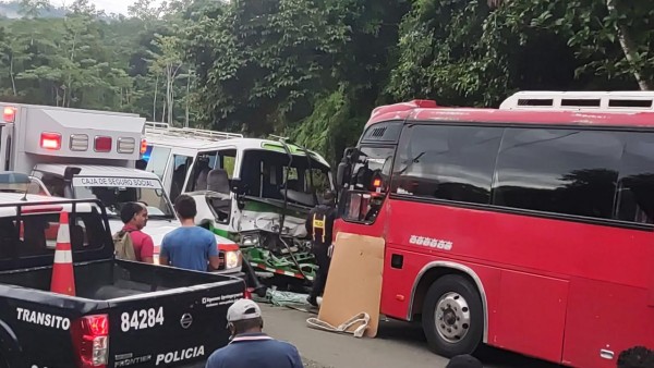 Trancazo en Bocas: buses chocan de frente, hay más de 20 heridos 