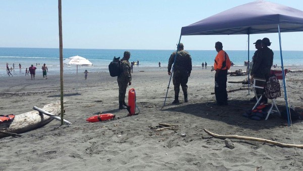 Sinaproc también elevó banderas amarillas en la playa Boca del Drago, en Bocas del Toro.