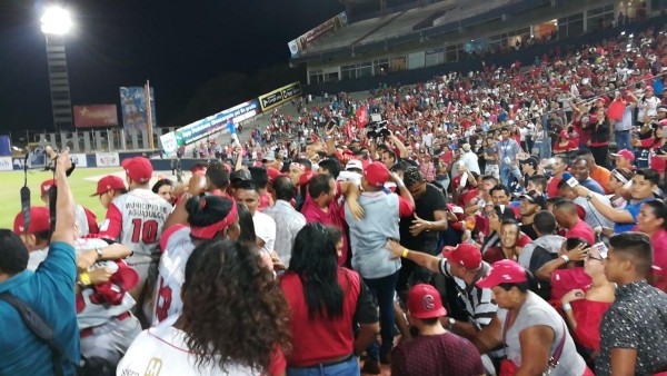 Momentos de mucha emoción con los familiares.