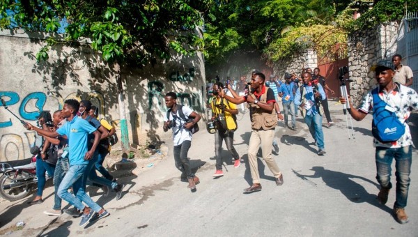 La policía mata a 4 y detuvo a 2 de los responsables de matar a presidente de Haití