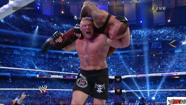 Brock Lesnar le aplica un F-5 a ‘El Enterrador’ en Wrestlemania.