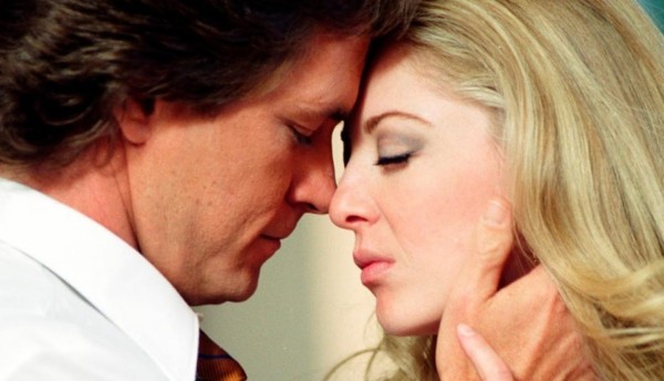Edith González y Guy Ecker en 2001, en una escena de Salomé, el remake de Colorina.