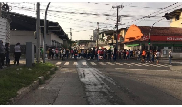 Curundeños protestan pidiendo el pago del Bono Solidario