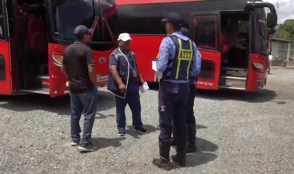 Bajo la lupa buses de Darién usados para el traslado de migrantes
