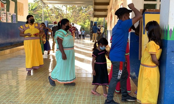 El TE destaca la gran participación femenina que se está dando hoy.
