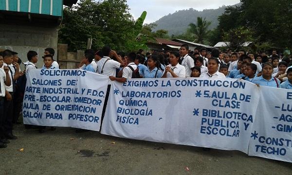 Protestas de residentes de la comunidad del Valle de Riscó en el distrito de Changuinola, provincia de Bocas del Toro.
