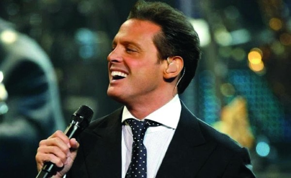 Luis Miguel tendrá una serie de su vida en Netflix.