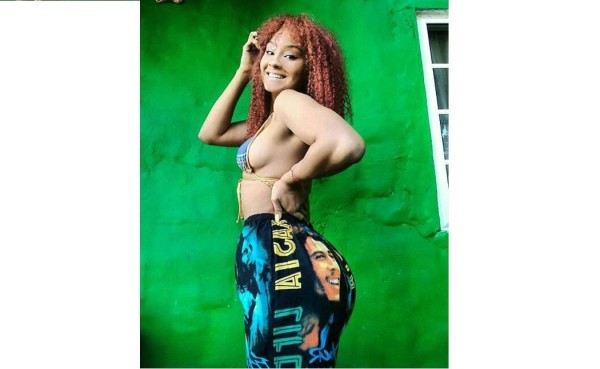 ¡De infarto! Daluna muestra su 'backside' y no está creyendo en nadie