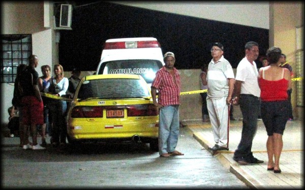 El albañil identificó a sus víctimas. Murió camino al H. Nicolás Solano.