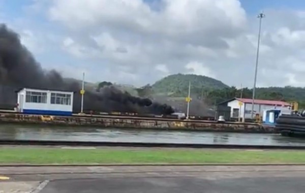 Suspenden tránsito por las esclusas de Miraflores por conato de incendio