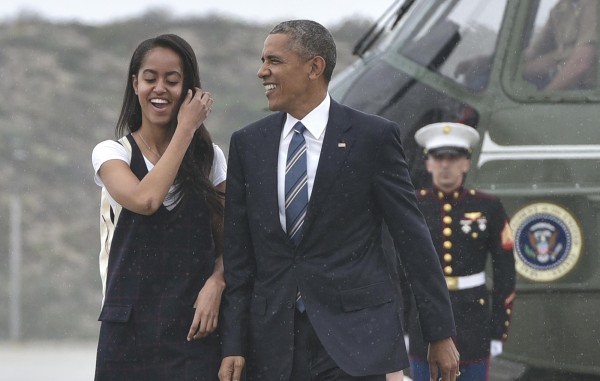 Foto de archivo muestra al presidente estadounidense Barack Obama y su hija Malia.