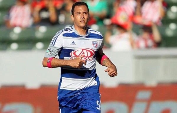 Blas Pérez con Dallas.