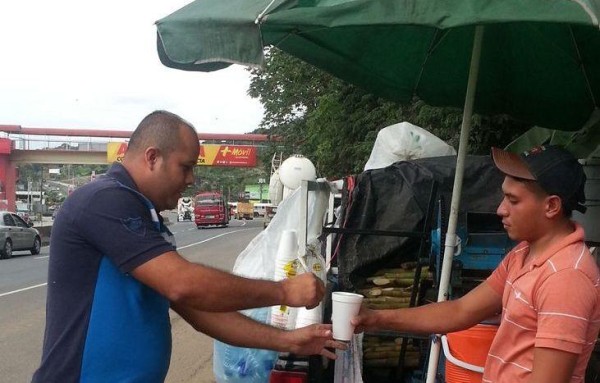 La mayoría de clientes son los taxistas.
