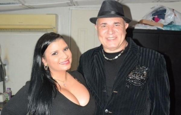Roberto Lugo, junto a su esposa Laura Mora .