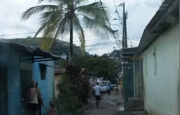 Vista de la vereda calle donde transitó.