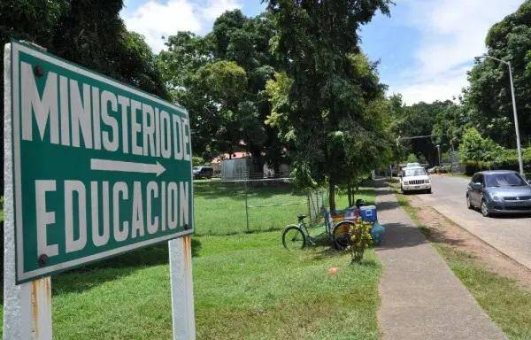 El Meduca recordó que las Guías de Aprendizaje continúan disponibles como herramienta complementaria para el desarrollo académico.