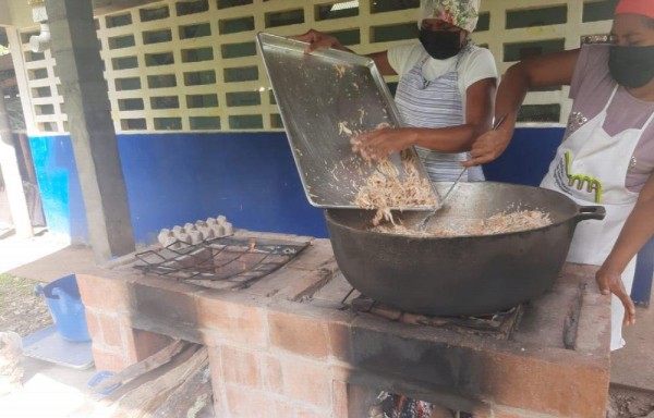 ‘Atiza Esperanza' construye estufas ecológicas en hogares rurales