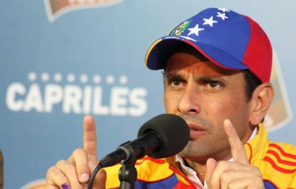 Capriles no descarta referendo en 2017