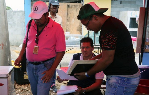 Ministerio de Salud inspeccionó los puestos.