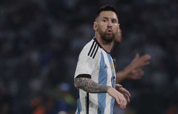 Argentina arranca su defensa al título