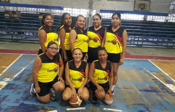 Las jugadoras del equipo de Yandup (Narganá).