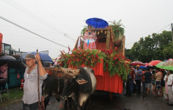 Las carretas se lucieron durante el desfile.