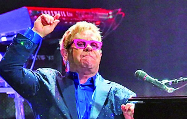 Elton John estuvo frente a la muerte