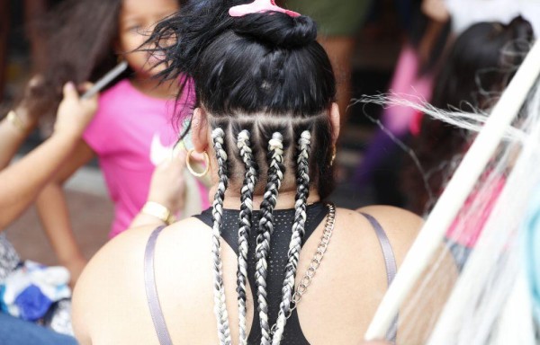 Trenzas se lucen en la farra del carnaval