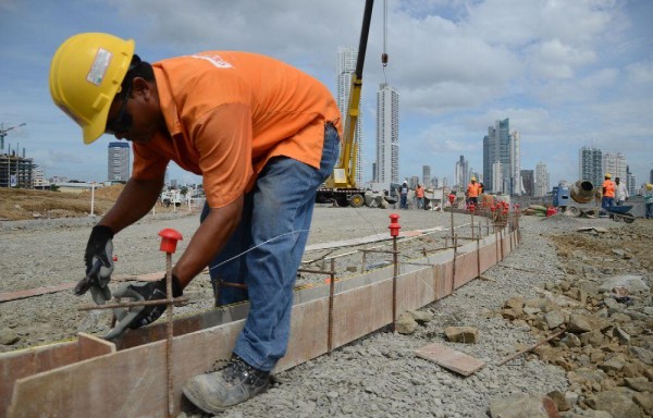 El alcalde dice que con aumento se contratarán más inspectores.