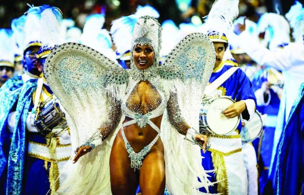 Garotas de fuego en Carnaval de Río