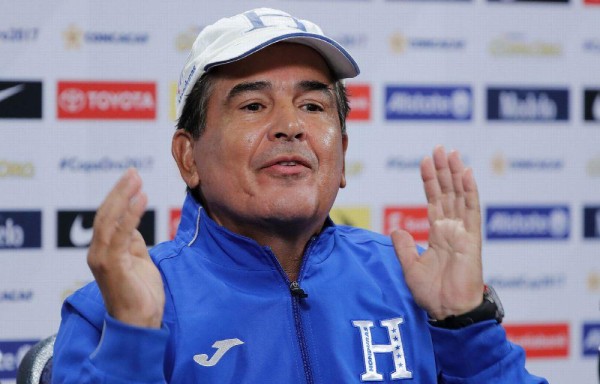 Jorge Luis Pinto, técnico de los hondureños que visitan a Costa Rica.