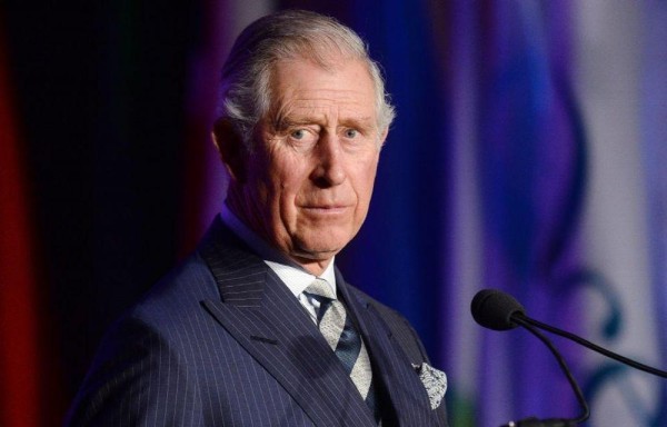 La sexualidad del príncipe Carlos de Inglaterra vuelve a ser motivo de polémica.