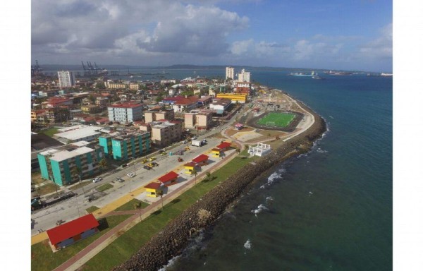 La obra es considerada el primer mirador del país, en el Mar Caribe.