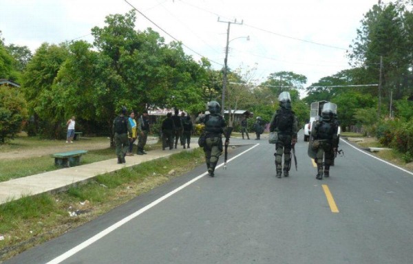 Autoridades están tras la pista del hombre.