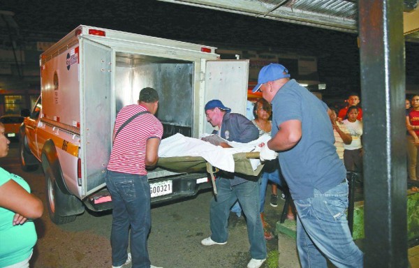 Su verdugo lo persiguió y le propinó dos puñaladas.