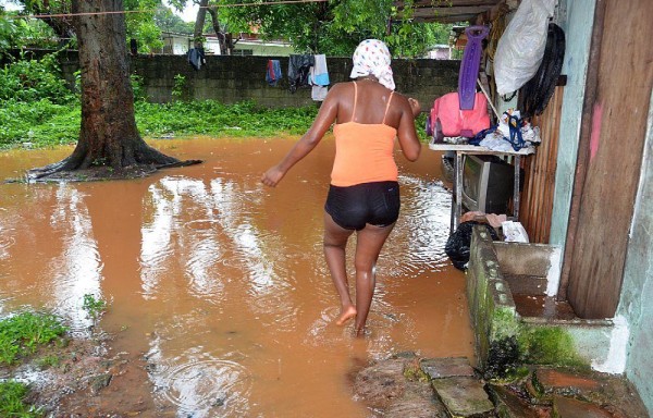 Las residencias y calles se convirtieron en piscinas.