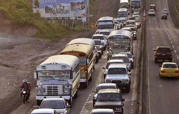 Los conductores alegan que la medida no ha funcionado y el tranque sigue.