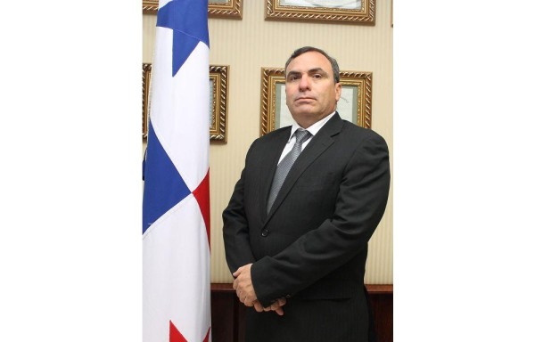 ‘Con $9 mil de salario, gana más que el presidente J. C. Varela y el ministro Alemán' Rolando López CONSEJO DE SEGURIDAD