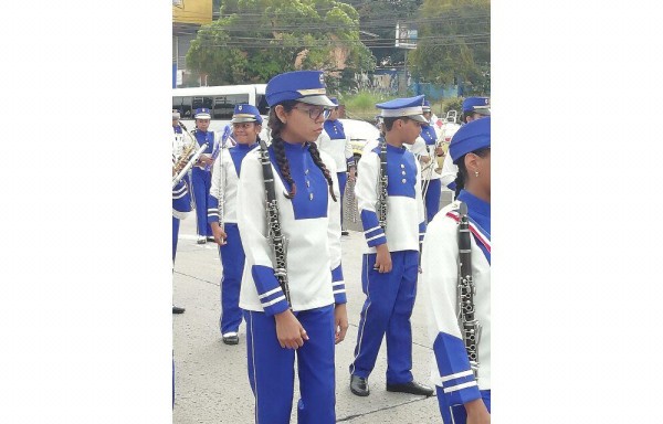 El 4 de noviembre es para rendir honor a la Bandera
