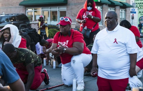 En la zona donde fue el atentado, que dejó 10 víctimas, realizaron una vigilia. También exigieron justicia.