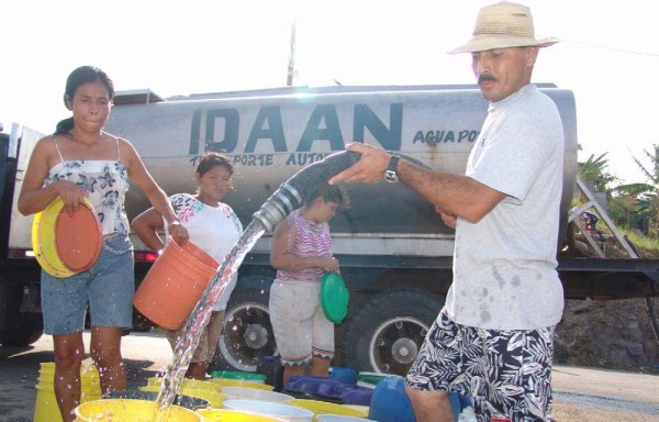 Anteproyecto plantea estrategias para mejorar la distribución del agua potable.