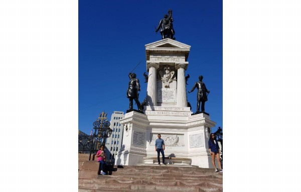 Samy, en la Plaza Sotomayor.