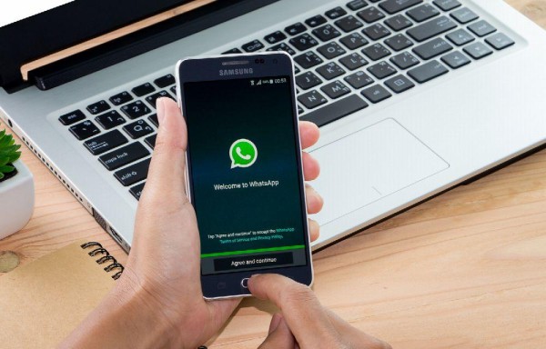 Usuarios deben tener cuidado a la hora de actualizar el WhatsApp en sus equipos celulares.